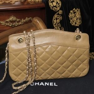 Chanel 1989-1991 Series Matelassé Shoulder Bag 24K Gold Hardware